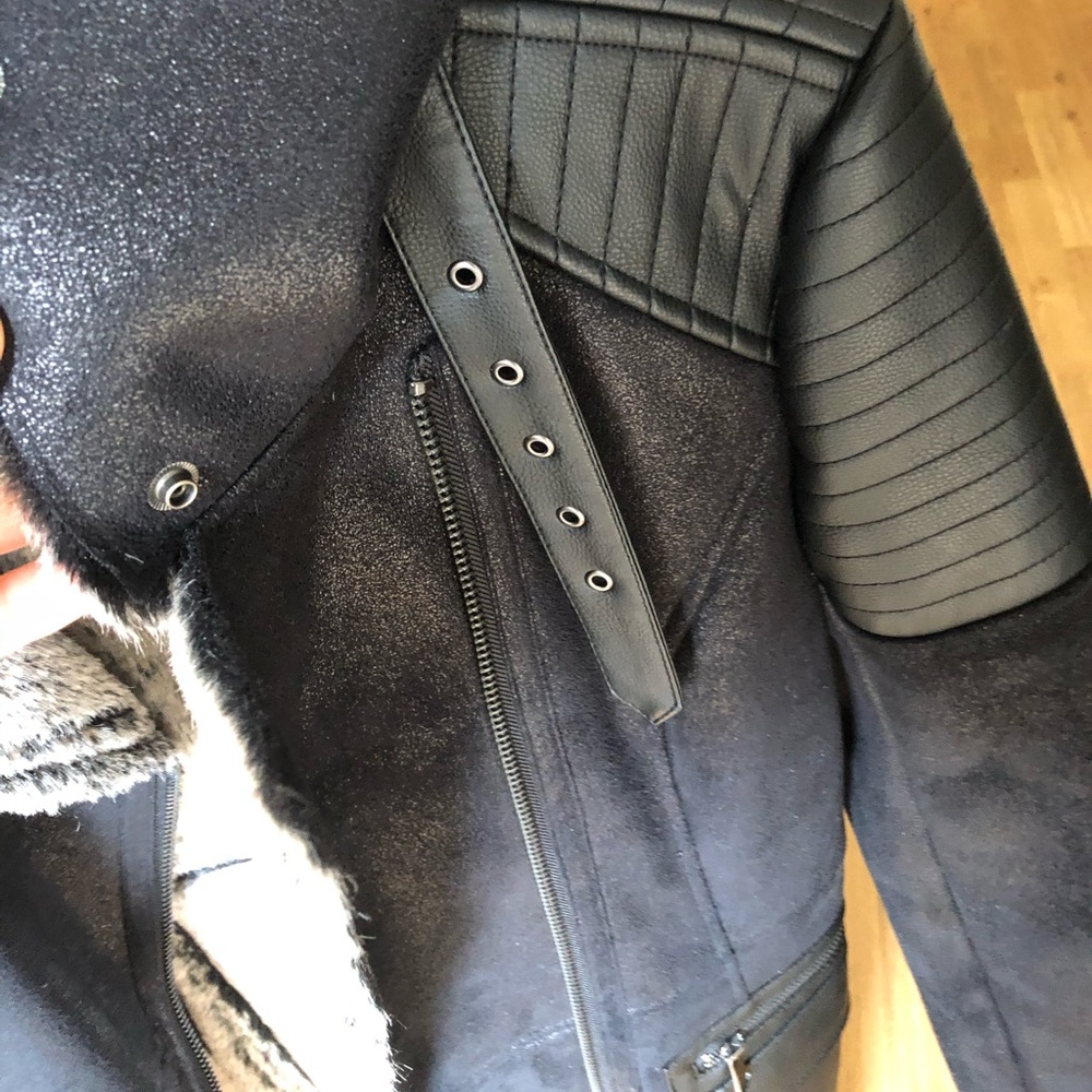 Coat - Picture 5 of 8